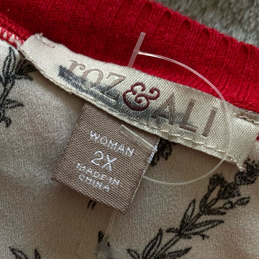 Roz‎ & Ali Plus Size Women's Scoop Neck Sweater + Top | Red, Black, & White - Picture 5 of 8
